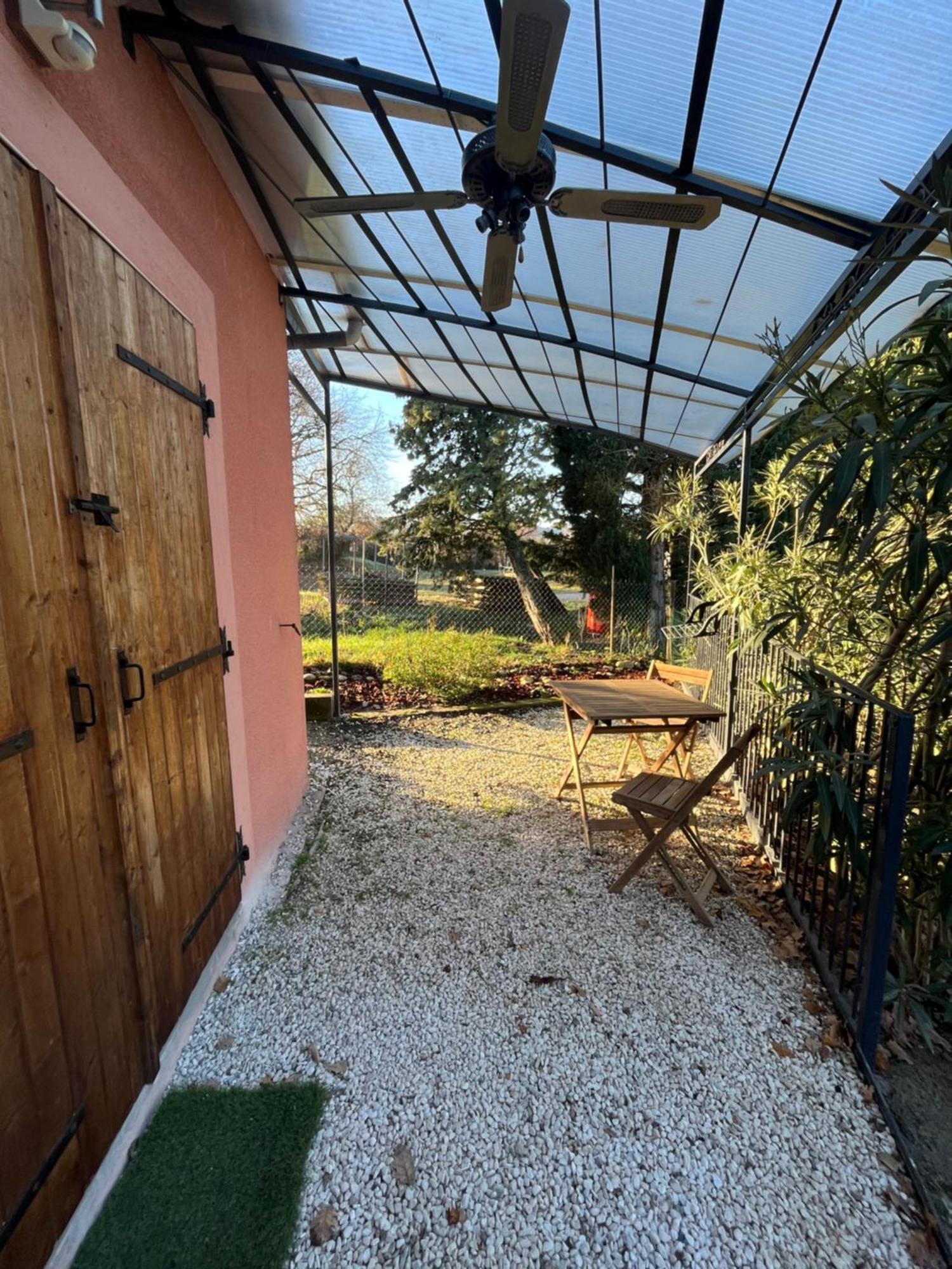 Studio Cosy Avec Climatisation Et Terrasse Malataverne Luaran gambar