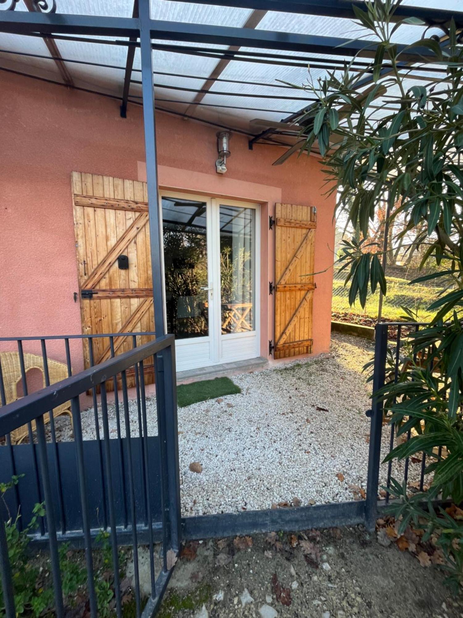Studio Cosy Avec Climatisation Et Terrasse Malataverne Luaran gambar