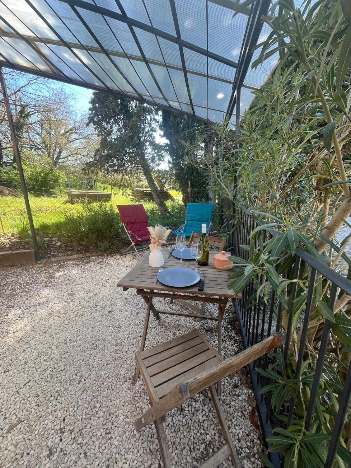 Studio Cosy Avec Climatisation Et Terrasse Malataverne Luaran gambar