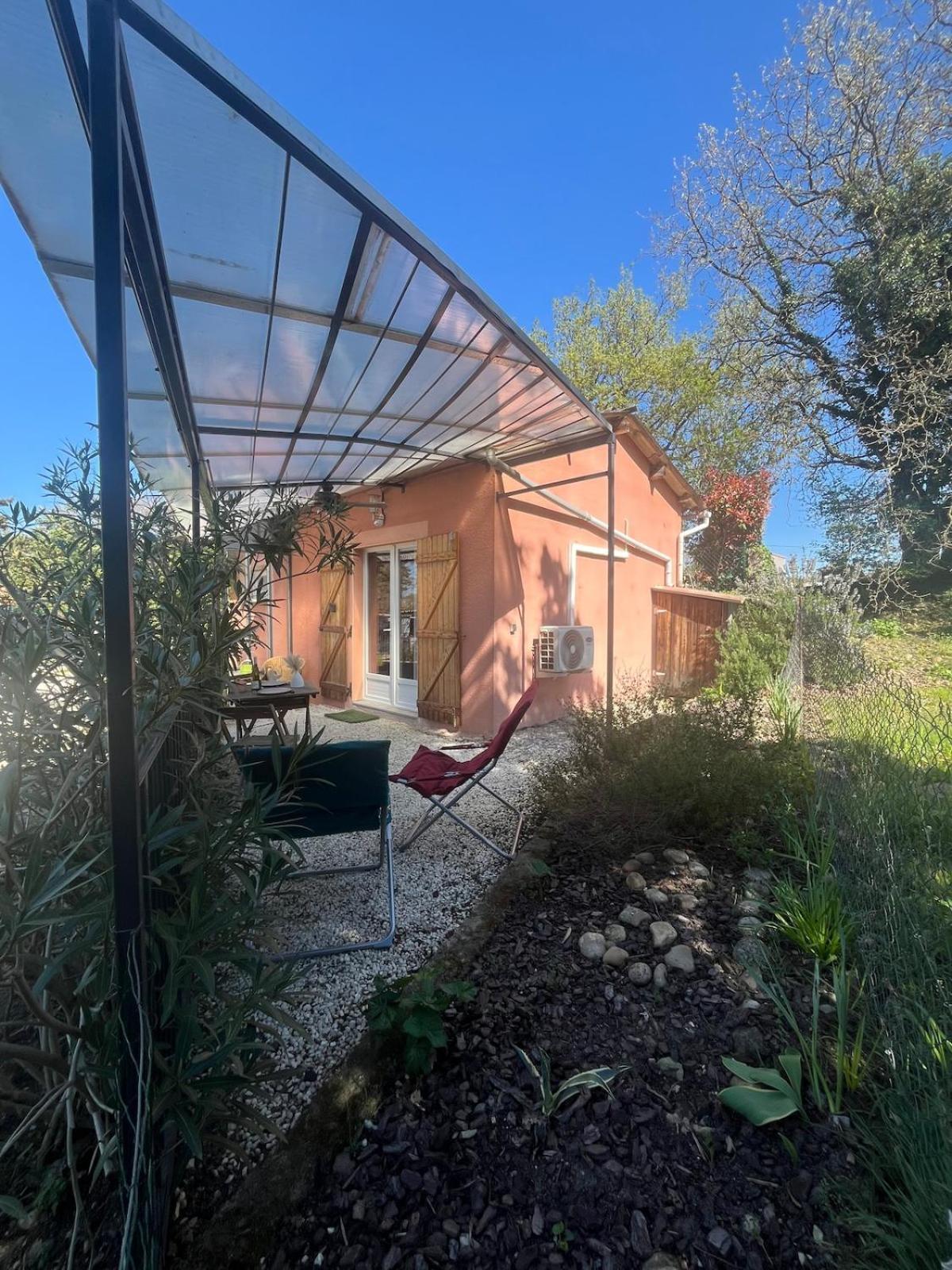 Studio Cosy Avec Climatisation Et Terrasse Malataverne Luaran gambar