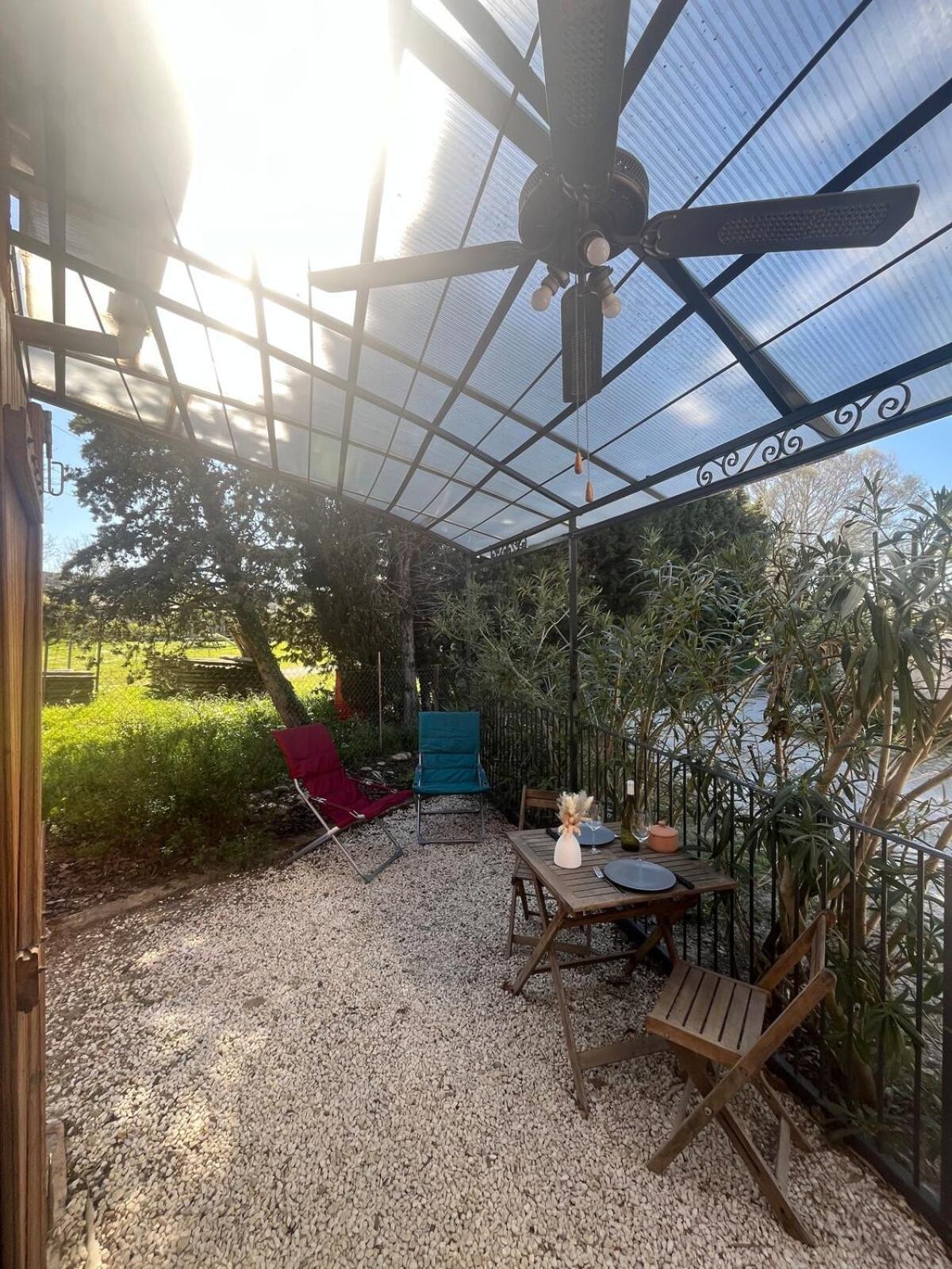 Studio Cosy Avec Climatisation Et Terrasse Malataverne Luaran gambar